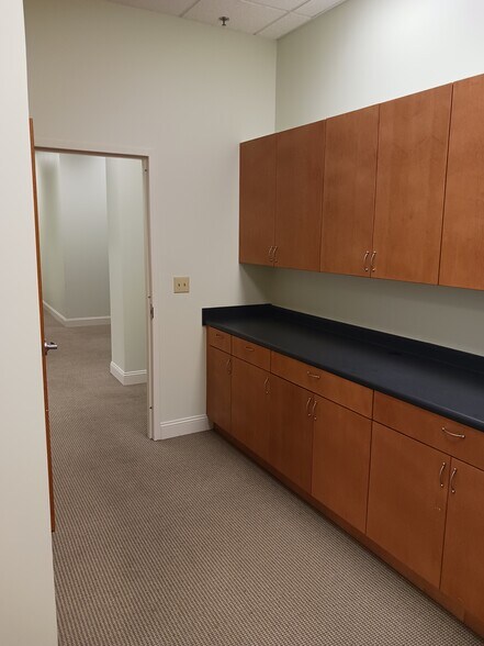 More Photos Of 715 N Church St, Charlotte Office For Sale