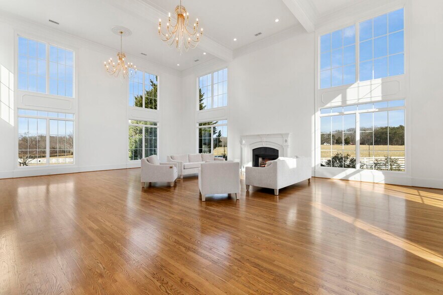 More Photos Of 54 Northfield Rd, Cumberland Specialty For Sale