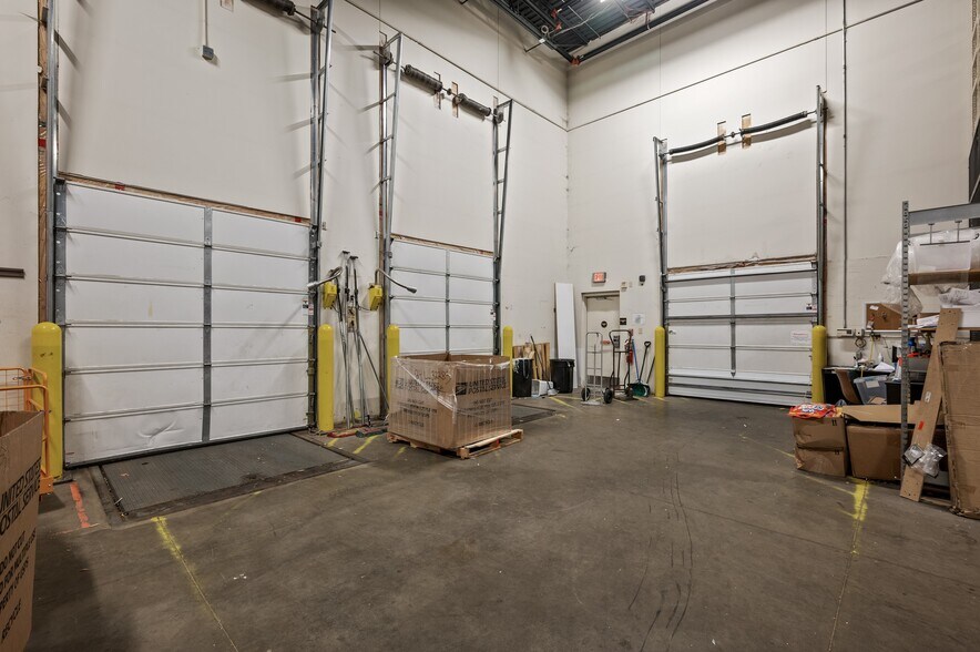 More Photos Of 5630 Saint Croix Trl, North Branch Freestanding For Lease