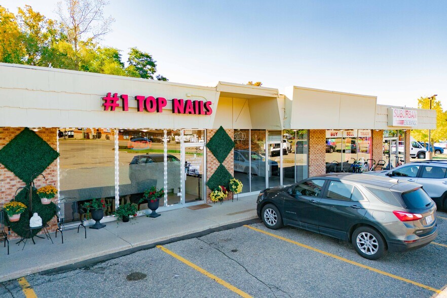 More Photos Of 1110-1126 N Pontiac Trail, Walled Lake Freestanding For Lease