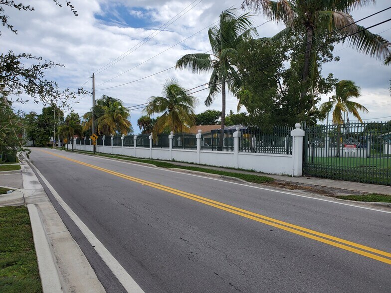 More Photos Of 520 NW 5th St, Hallandale Beach Schools For Sale