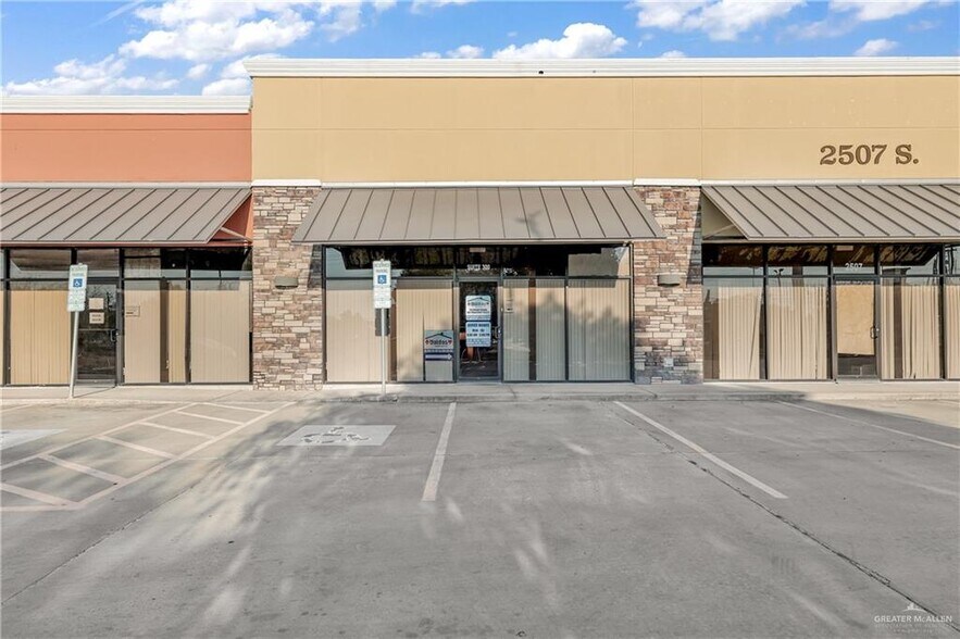More Photos Of 2507 US Highway 281, Pharr Storefront For Sale