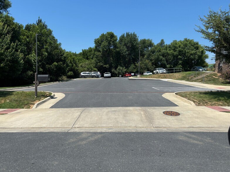 More Photos Of 221 Osage Ln, Waynesboro Medical For Lease