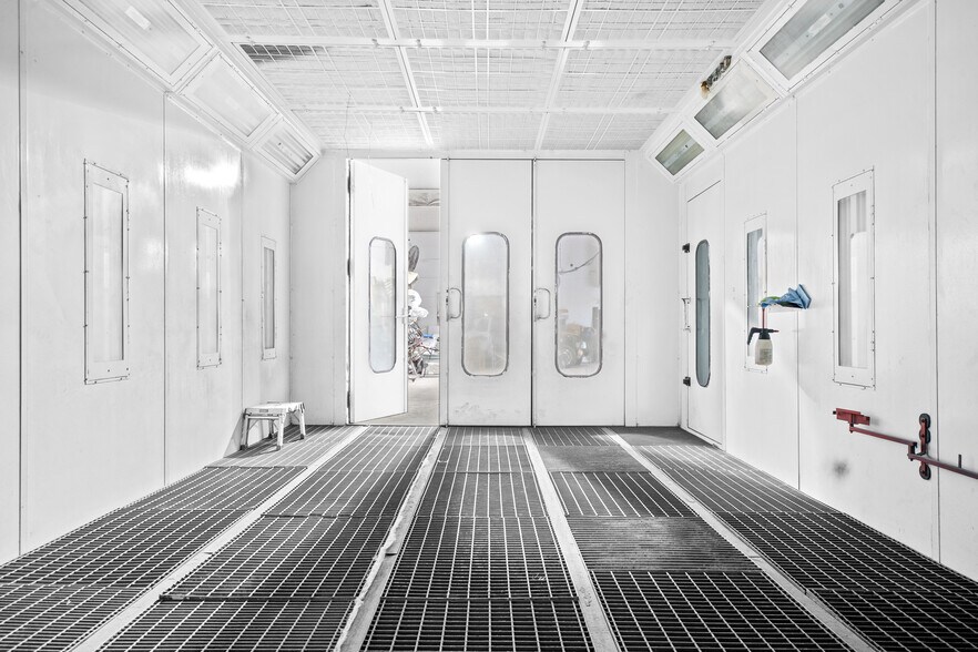 More Photos Of 220 White Horse, Egg Harbor City Auto Repair For Sale