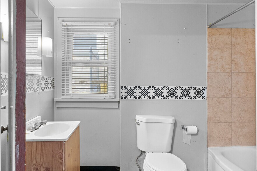 More Photos Of 301 Squires Ave, Endicott Apartments For Sale