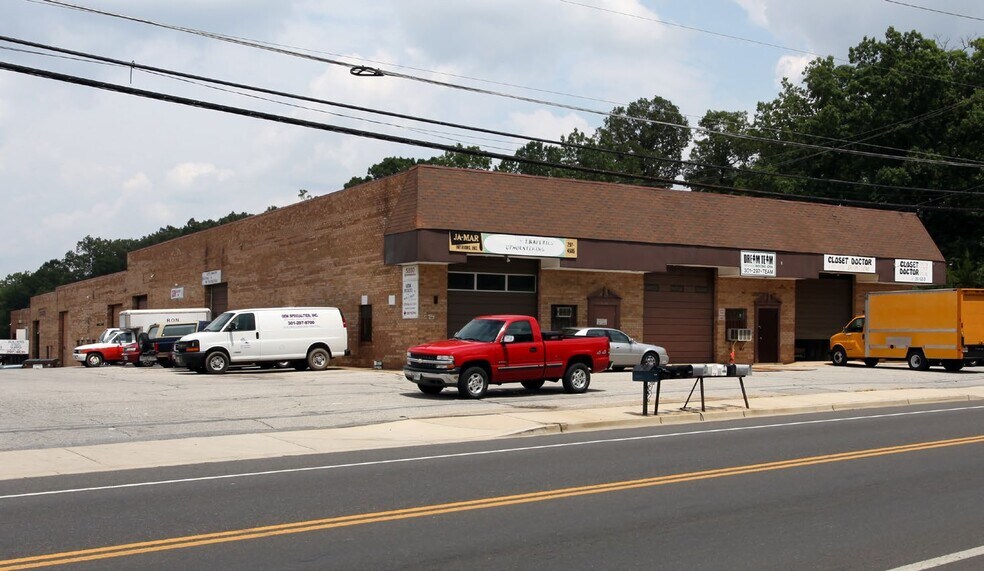 More Photos Of 5808-5812 Kirby Rd, Clinton Unknown For Lease