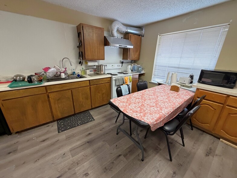 More Photos Of 109 S Story Rd, Irving Office Residential For Sale