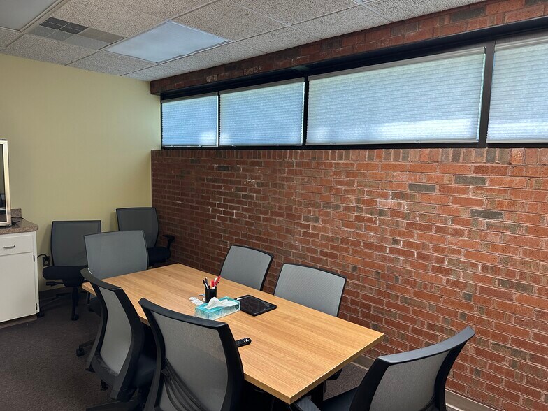 More Photos Of 2303 Executive Cir, Greenville Medical For Sale