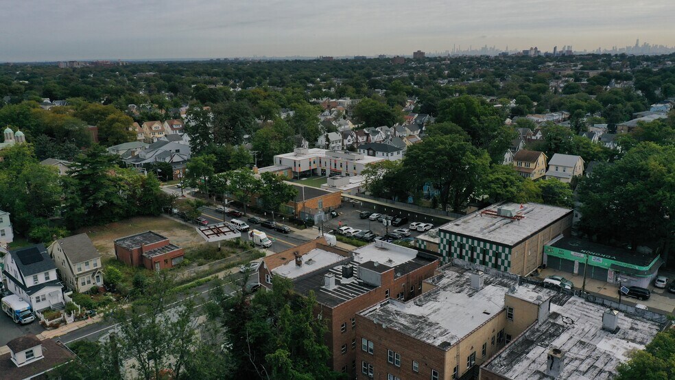 More Photos Of 773-775 Sanford Ave, Newark Apartments For Sale