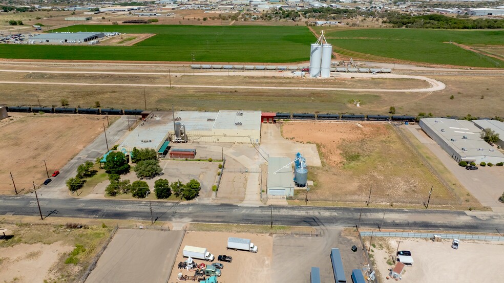 Primary Photo Of 901 E 66th St, Lubbock Manufacturing For Sale