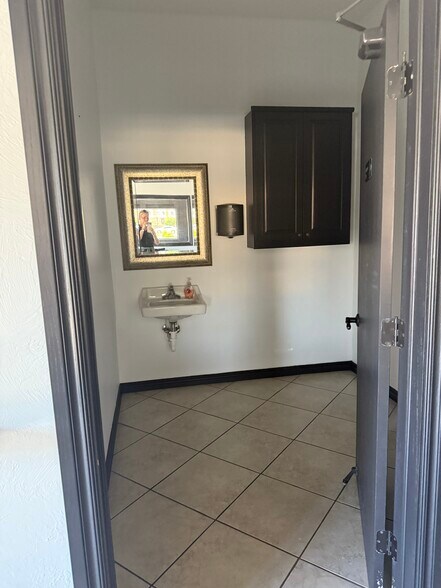 More Photos Of 1665 W Legacy Dr, Duncan Flex For Sale