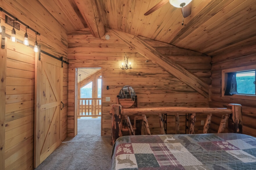 More Photos Of 6331 Lake Pointe Wy, Sweet Home Lodge Meeting Hall For Sale