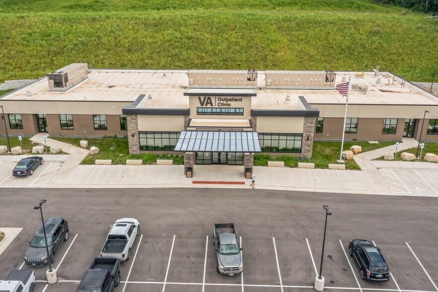 More Photos Of 1106 Military Blvd, Decorah Office For Sale