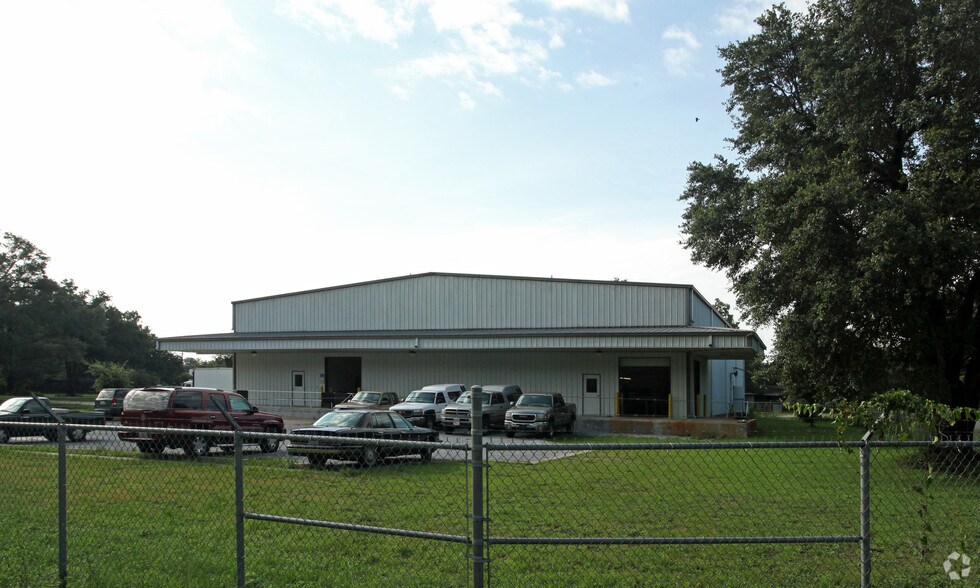 More Photos Of 2400 W Herman St, Pensacola Warehouse For Sale