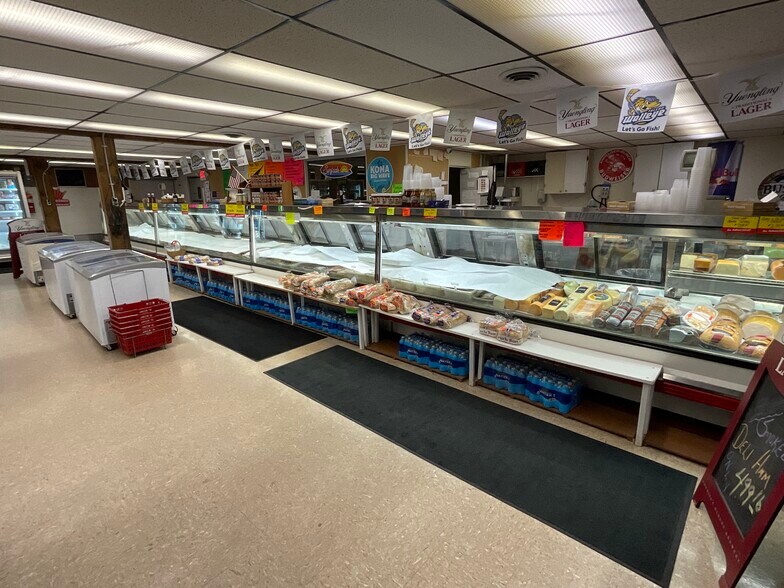 More Photos Of 56 N Howard Rd, Curtice Supermarket For Sale