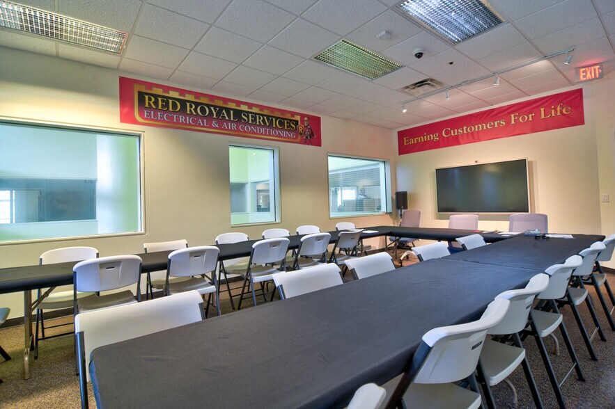 More Photos Of 1150 Cleveland St, Clearwater Office For Lease