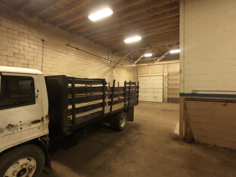 More Photos Of 145 1st Dr NE, New Philadelphia Flex For Lease