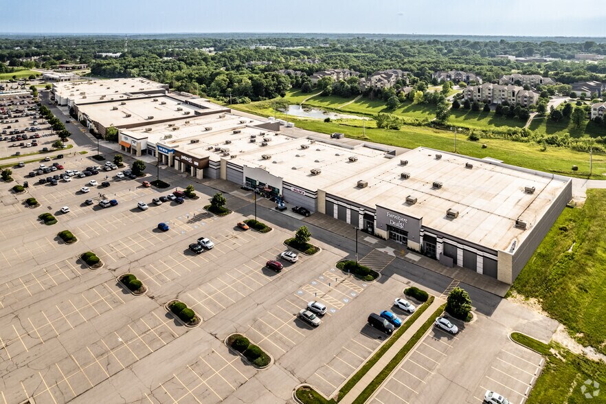 More Photos Of 8420-8660 N Madison St, Kansas City Unknown For Lease