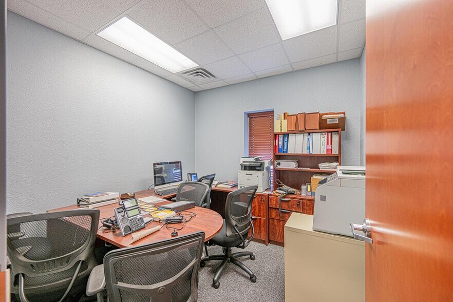More Photos Of 650 S John Ben Shepperd Pky, Odessa Office For Sale