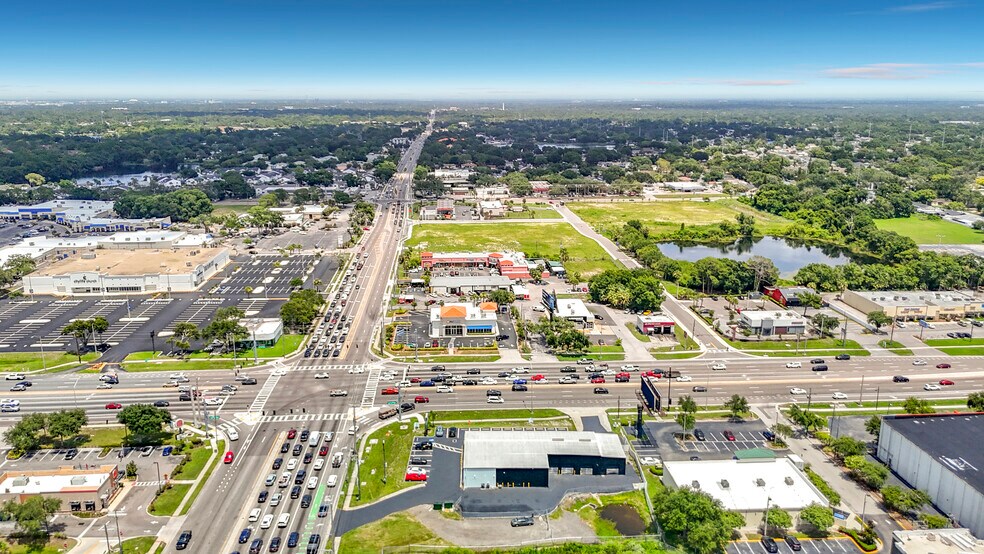 More Photos Of 8338 N Dale Mabry Hwy, Tampa Showroom For Sale