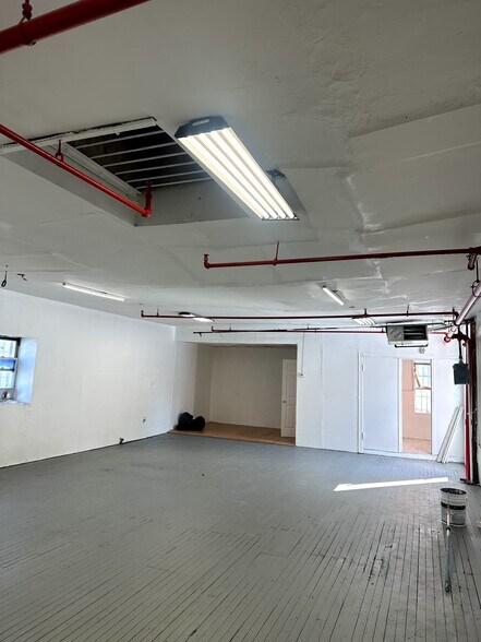 Primary Photo Of 294-314 Junius St, Brooklyn Warehouse For Lease
