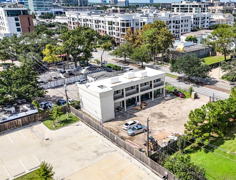 More Photos Of 2235 Richmond Ave, Houston Storefront For Lease