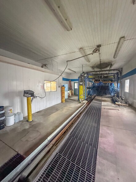 More Photos Of 4180 Sunset Blvd, Steubenville Carwash For Sale