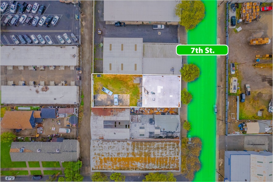 More Photos Of 413 7th St, Modesto Storefront For Sale
