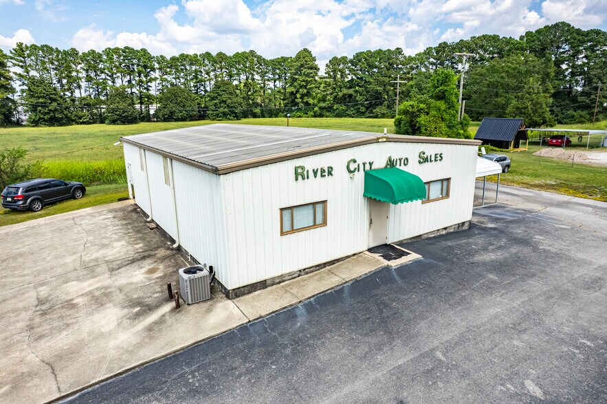 More Photos Of 3420 Highway 31 S, Decatur General Retail For Sale