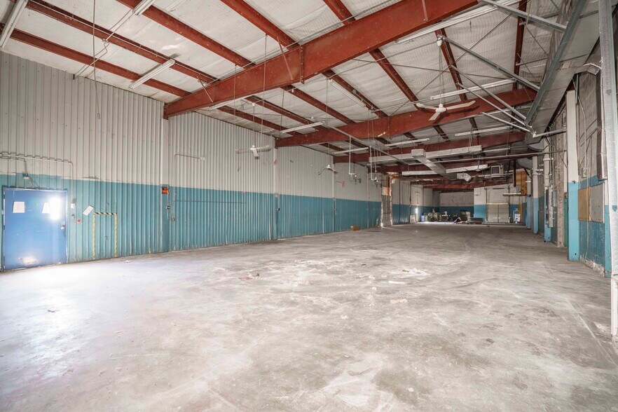 More Photos Of 1310 S Commerce St, Harlingen Office For Sale