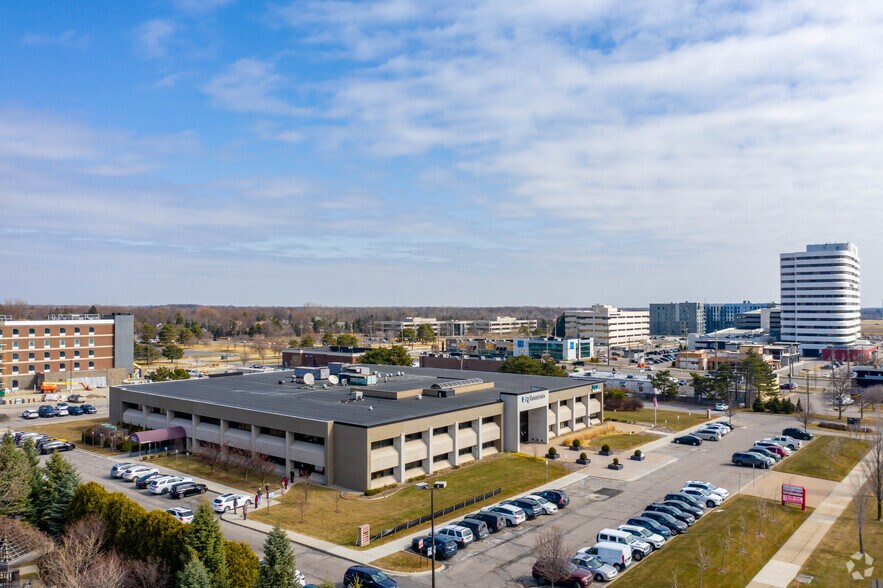 More Photos Of 1500 W Big Beaver Rd, Troy Office For Lease
