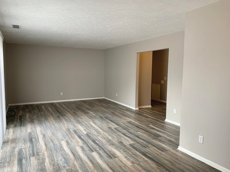 More Photos Of 4225 Middlebranch Ave NE, Canton Apartments For Sale