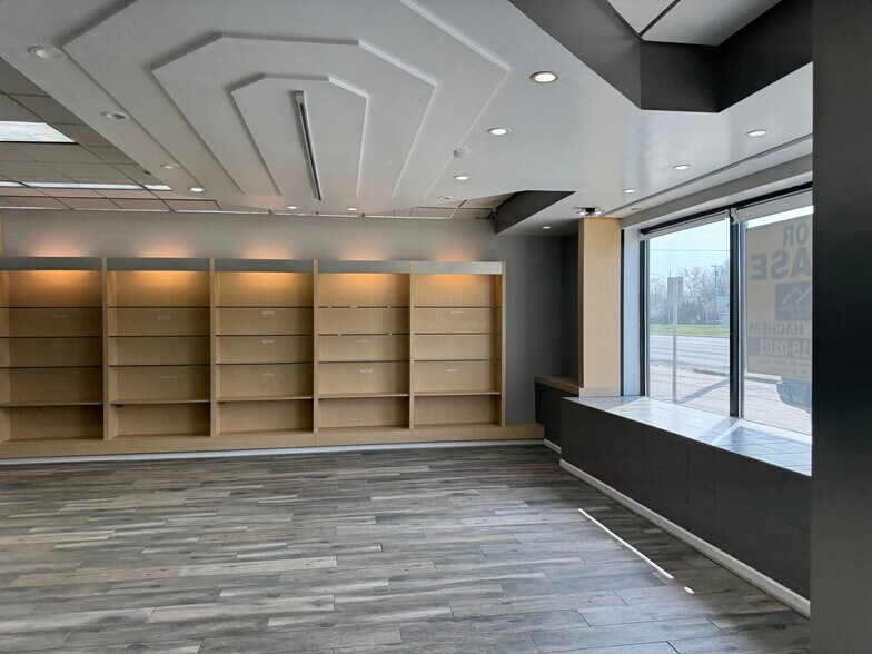 More Photos Of 2020 N Telegraph Rd, Dearborn Storefront For Lease