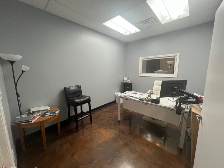 More Photos Of 110 Kresson-Gibbsboro Rd, Voorhees Flex For Sale