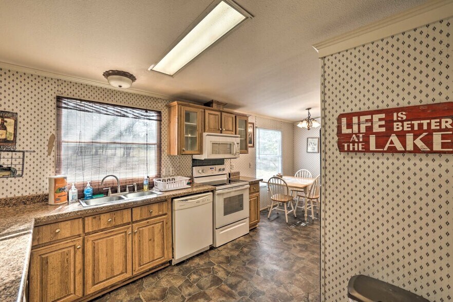 More Photos Of 180 Private Road 1735, Chico Marina For Sale