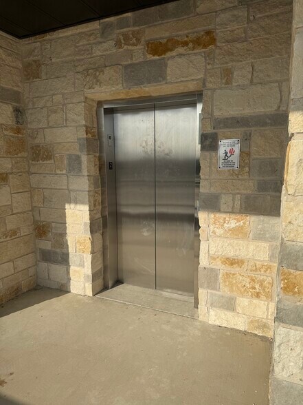 More Photos Of 15301 Ronald Reagan Blvd, Leander Office Residential For Sale