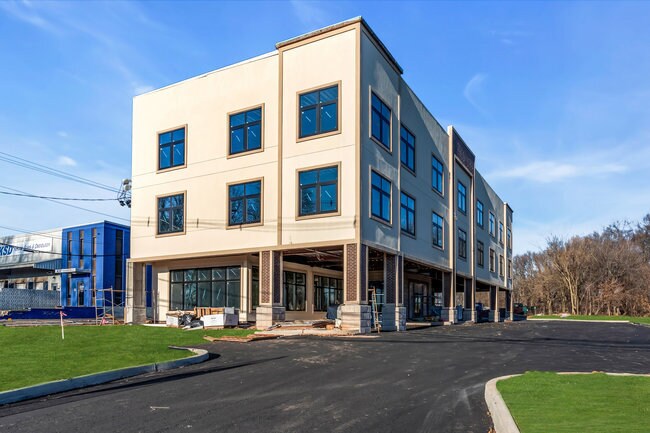 More Photos Of 374 Green St, Woodbridge Coworking Space