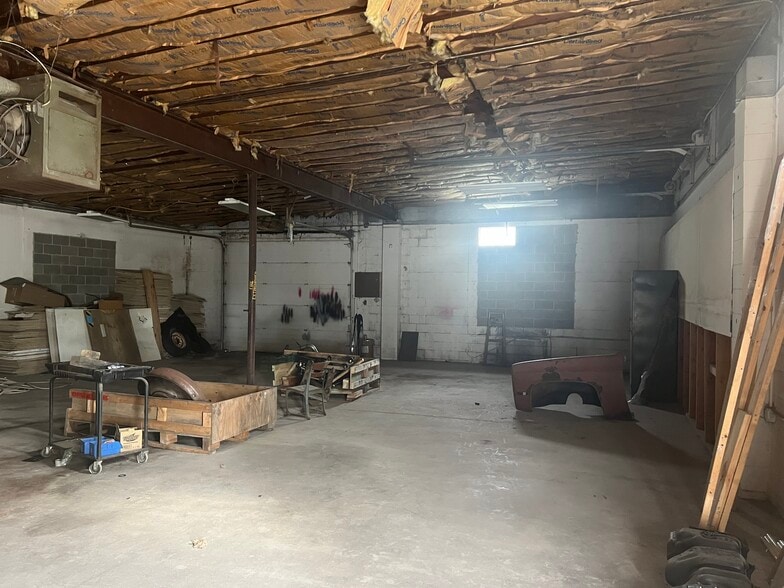 More Photos Of 10033 N Old State Road 67, Mooresville Flex For Sale