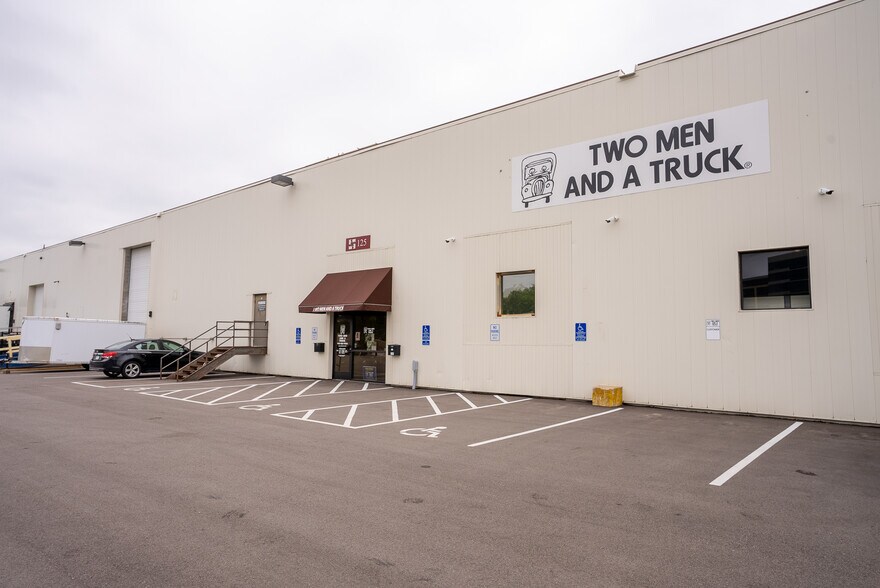 More Photos Of 125-175 Jackson Ave N, Hopkins Light Distribution For Lease