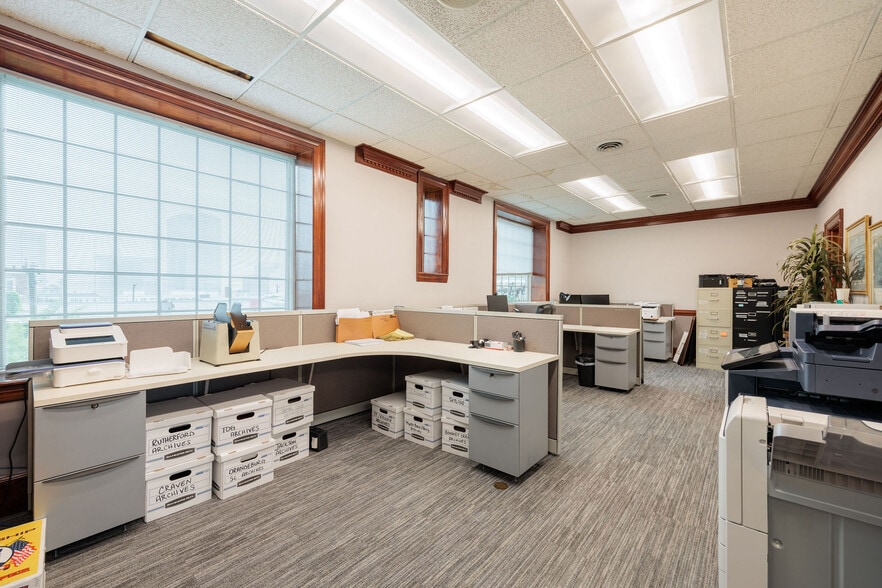 More Photos Of 16 S 2nd St, Richmond Office For Lease