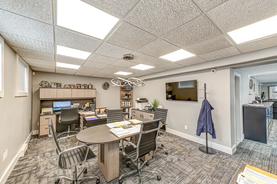 More Photos Of 57 Old Country Rd, Westbury Office For Sale