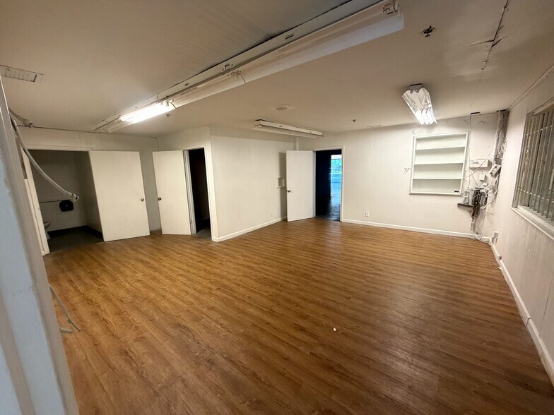 More Photos Of 1815 10th Ave N, Lake Worth Beach Warehouse For Lease
