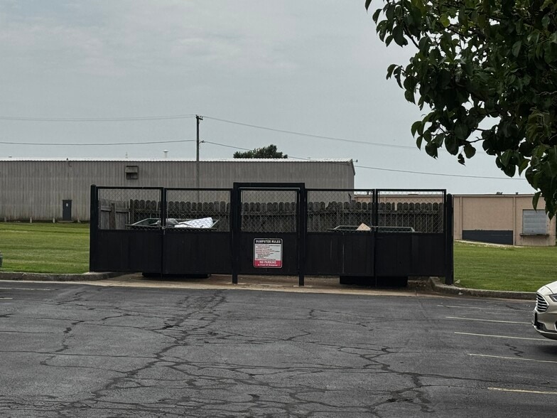 More Photos Of 1325 S Lillian Ave, Bolivar Apartments For Sale