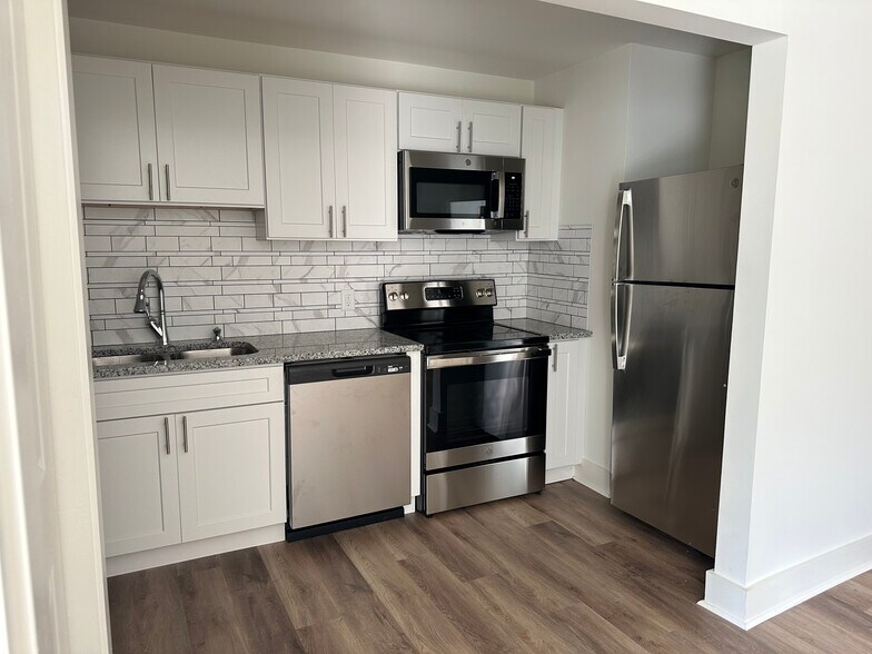 More Photos Of 125 Jones St, Blue Ridge Apartments For Sale