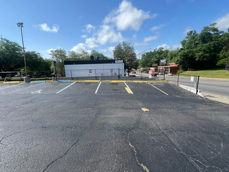 More Photos Of 897 N Monroe St, Tallahassee Office For Lease