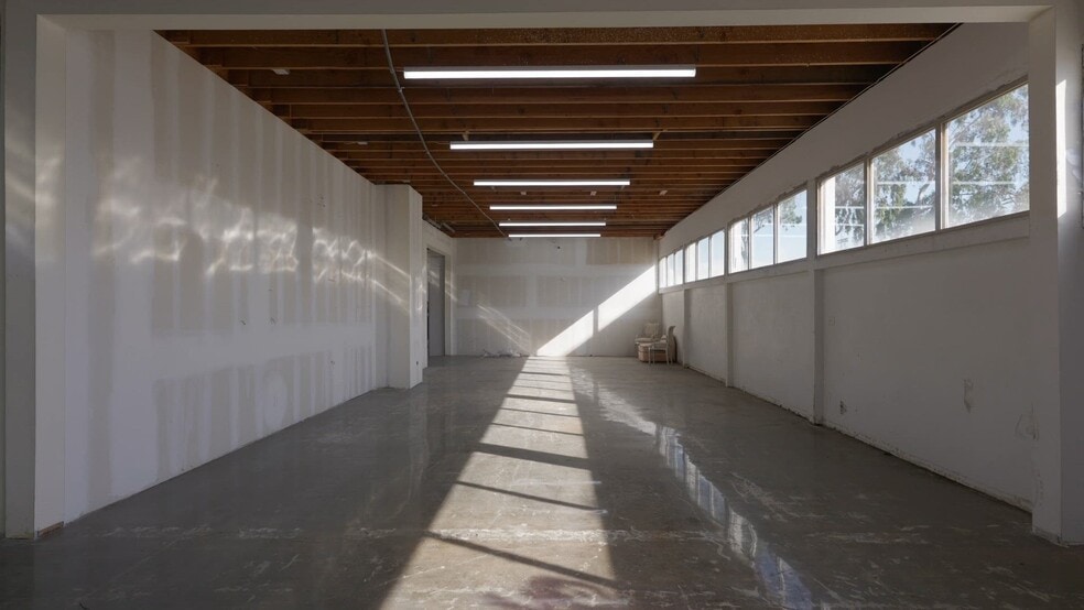 Primary Photo Of 543 N Fairfax Ave, Los Angeles Loft Creative Space For Lease