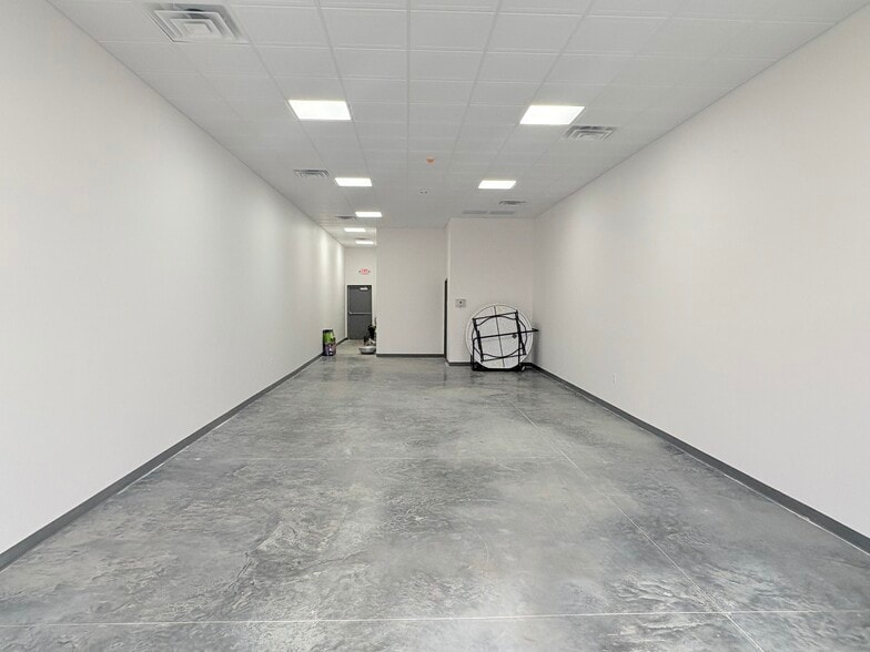 More Photos Of 110 Orange Ct, Bowling Green Flex For Lease