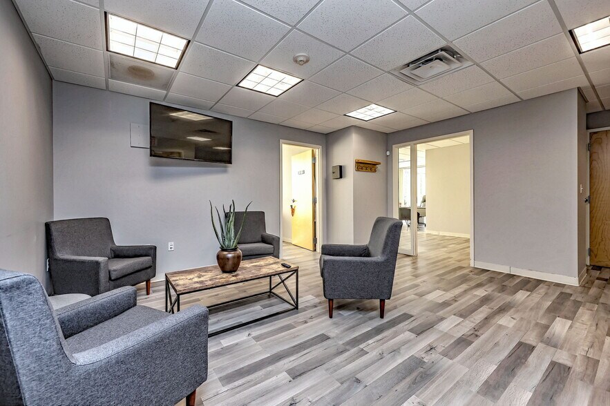 More Photos Of 317 Foxon Rd, East Haven Medical For Lease