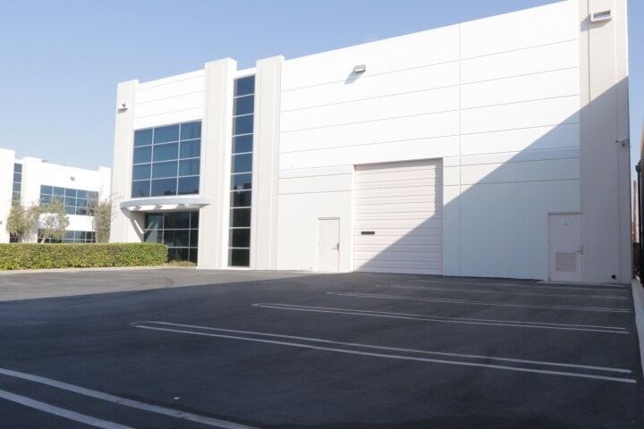 More Photos Of 2816 Columbia St, Torrance Light Distribution For Lease