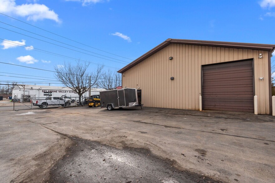 More Photos Of 7011 Beaver Dam Rd, Levittown Industrial For Sale